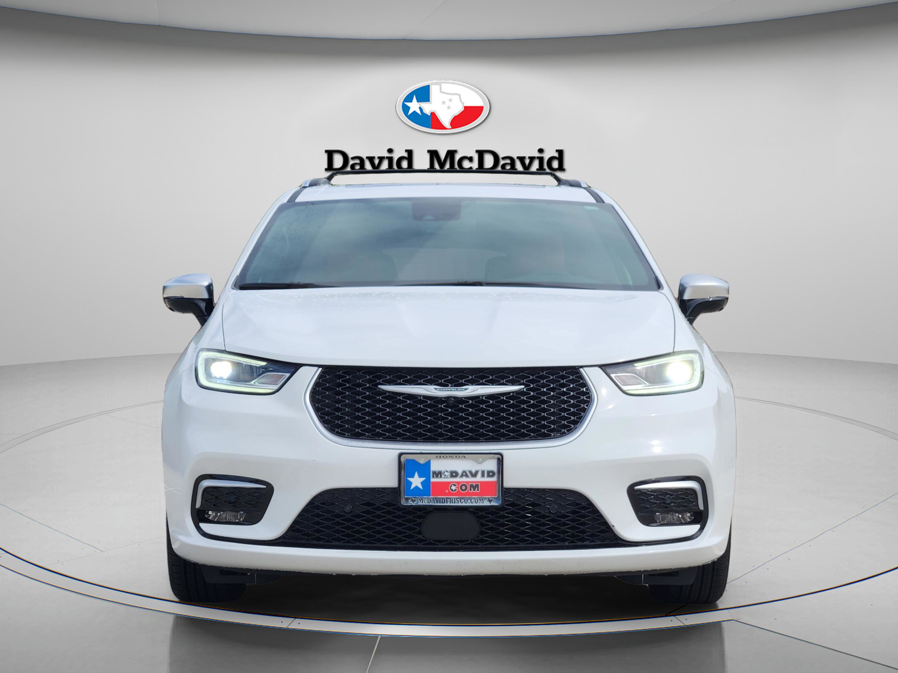 Used 2025 Chrysler Pacifica Pinnacle image 8