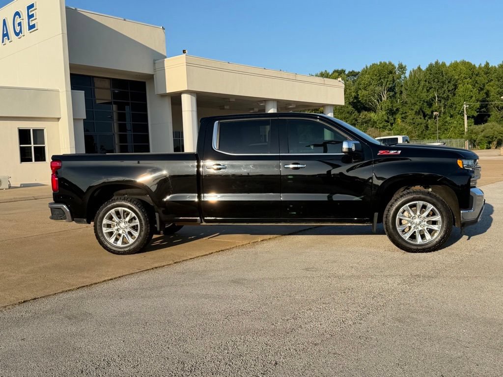Used 2022 Chevrolet Silverado 1500 LTZ w/ LTZ Convenience Package II AWD/4WD image 9