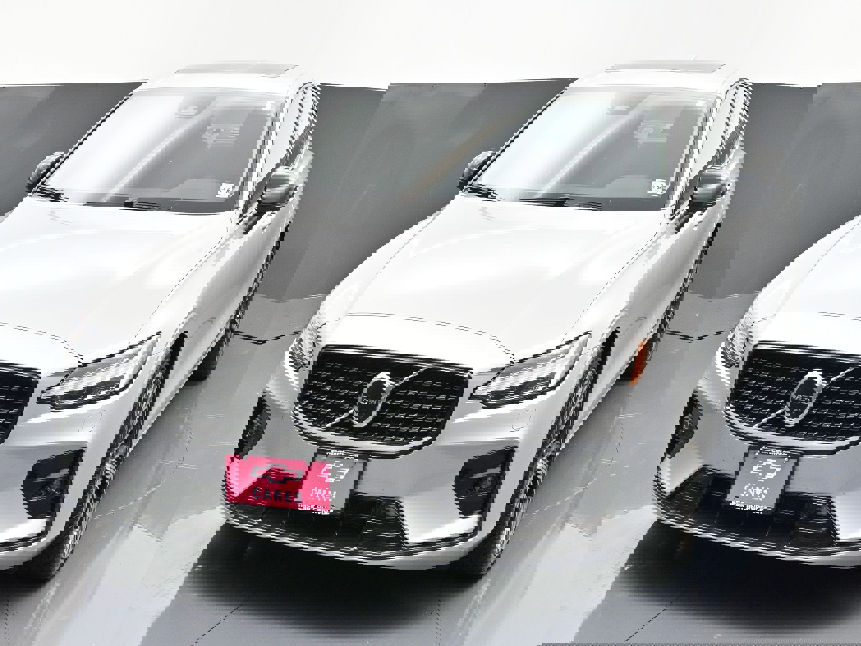 Used 2023 Volvo S60 B5 Plus w/ Climate Package image 3