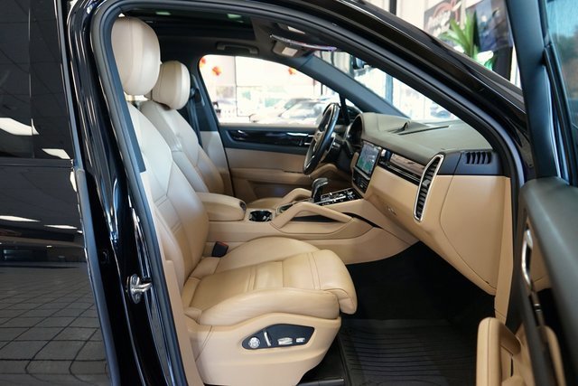 Used 2020 Porsche Cayenne image 46