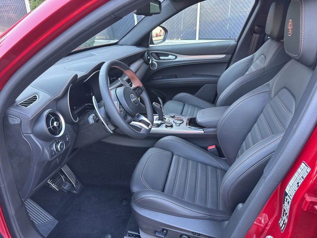 New 2025 Alfa Romeo Stelvio Sprint image 11
