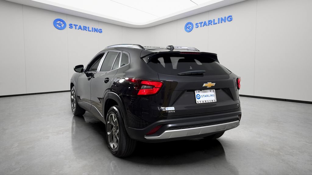 Certified 2025 Chevrolet Trax LT w/ Driver Confidence Package FWD image 6