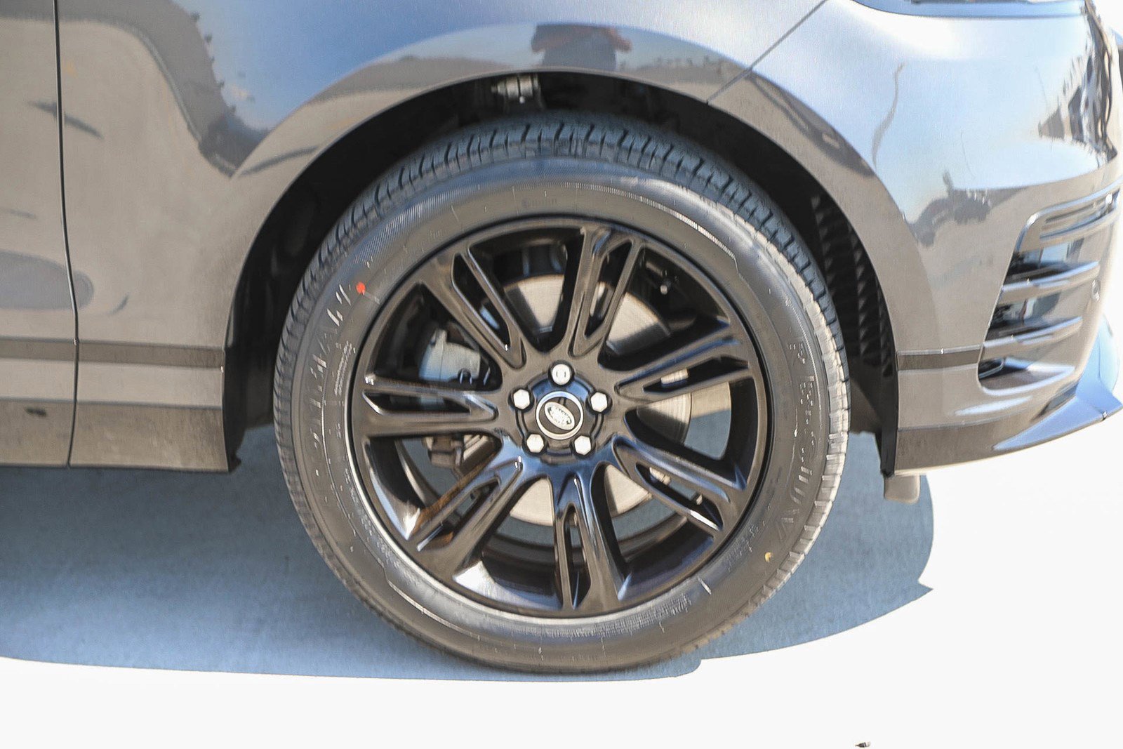 Used 2022 Land Rover Range Rover Velar R-Dynamic S image 10