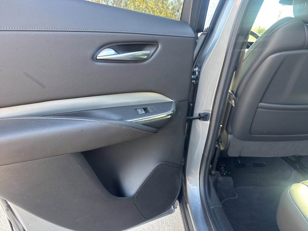 Used 2023 Cadillac XT4 Premium Luxury image 34