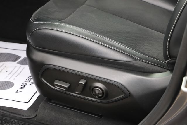 Used 2023 Jeep Grand Cherokee L Laredo AWD/4WD image 13