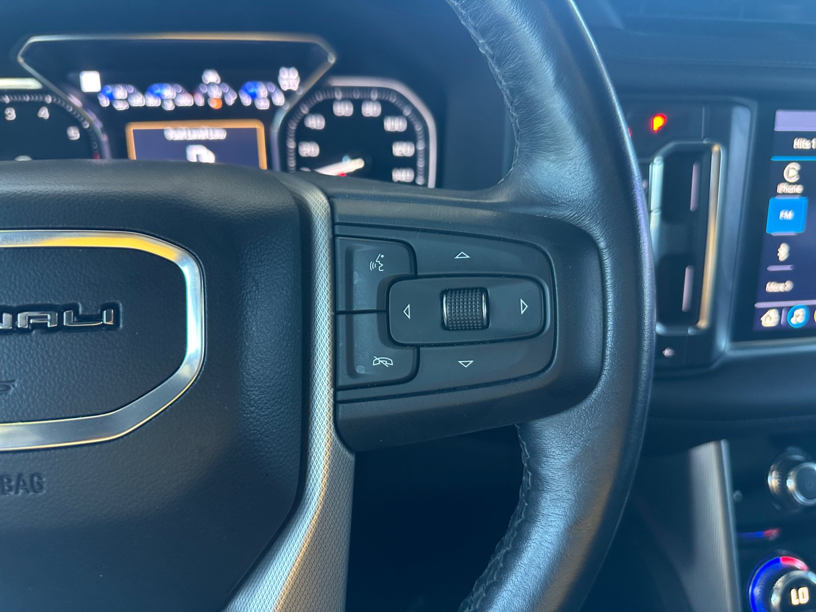 Used 2021 GMC Yukon XL Denali AWD/4WD image 20