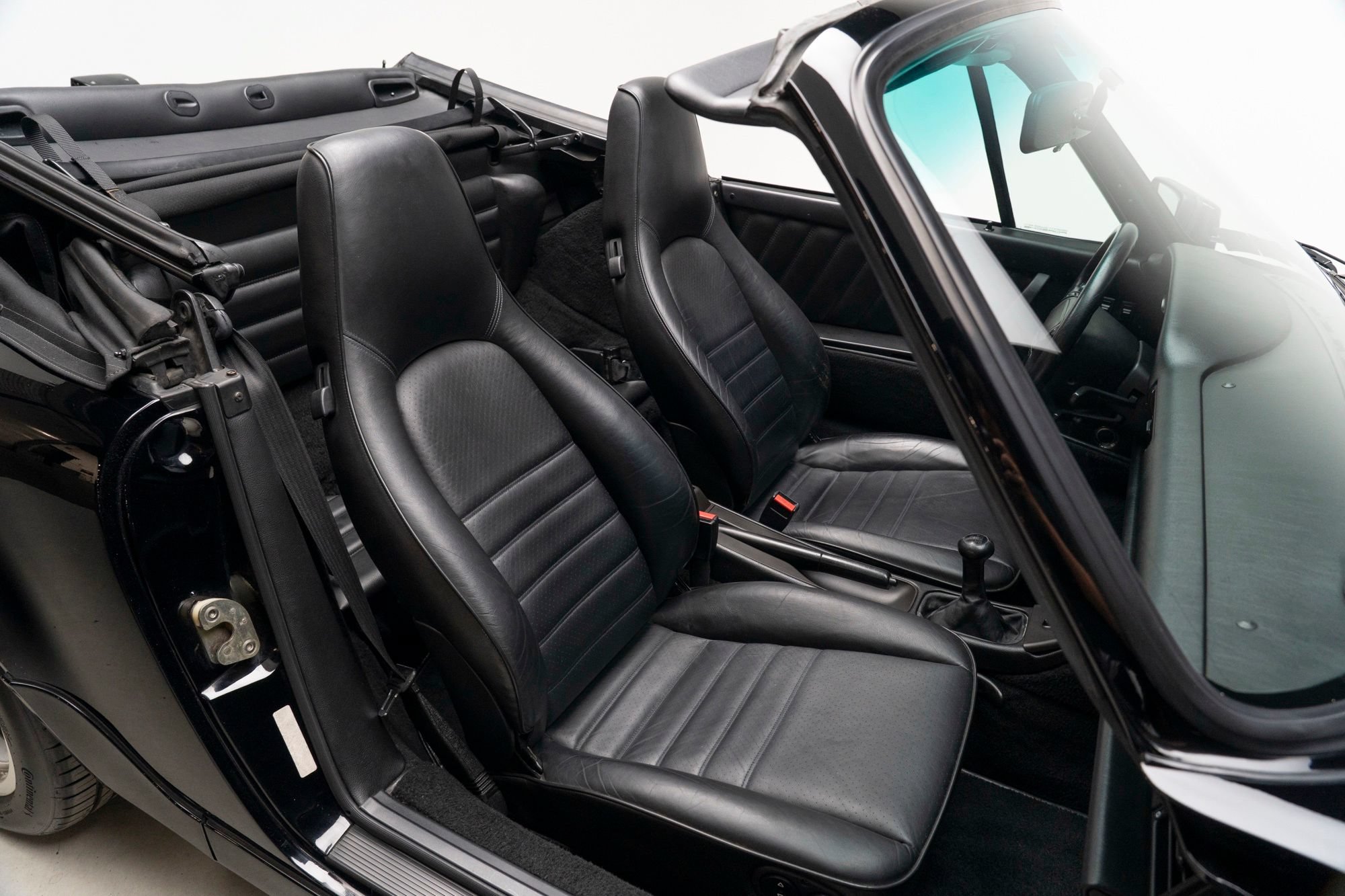 Used 1991 Porsche 911 Carrera RWD image 40
