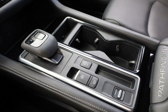 Certified 2024 Nissan Pathfinder SL image 18