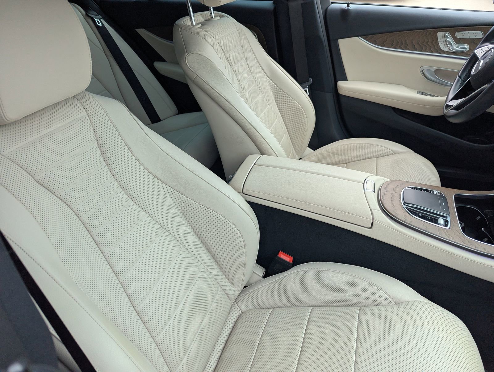 Used 2022 Mercedes-Benz E 450 4MATIC Sedan image 10