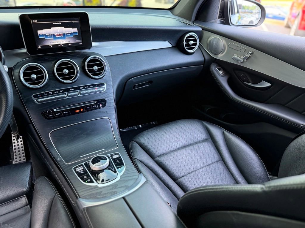 Used 2019 Mercedes-Benz GLC 300 4MATIC image 41