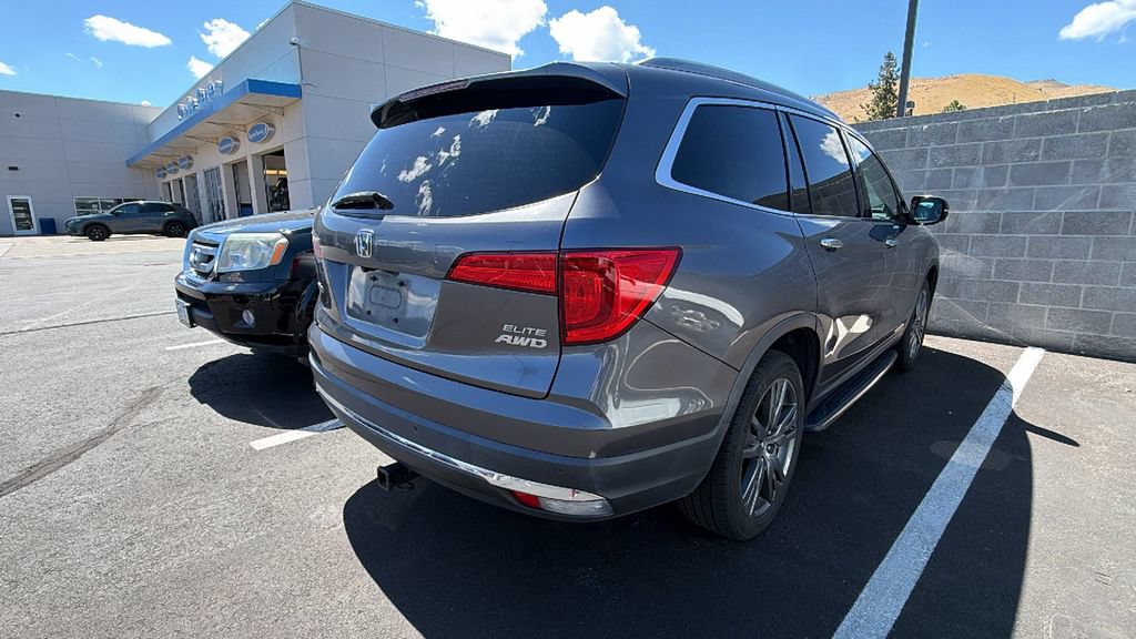 Used 2017 Honda Pilot Elite image 2