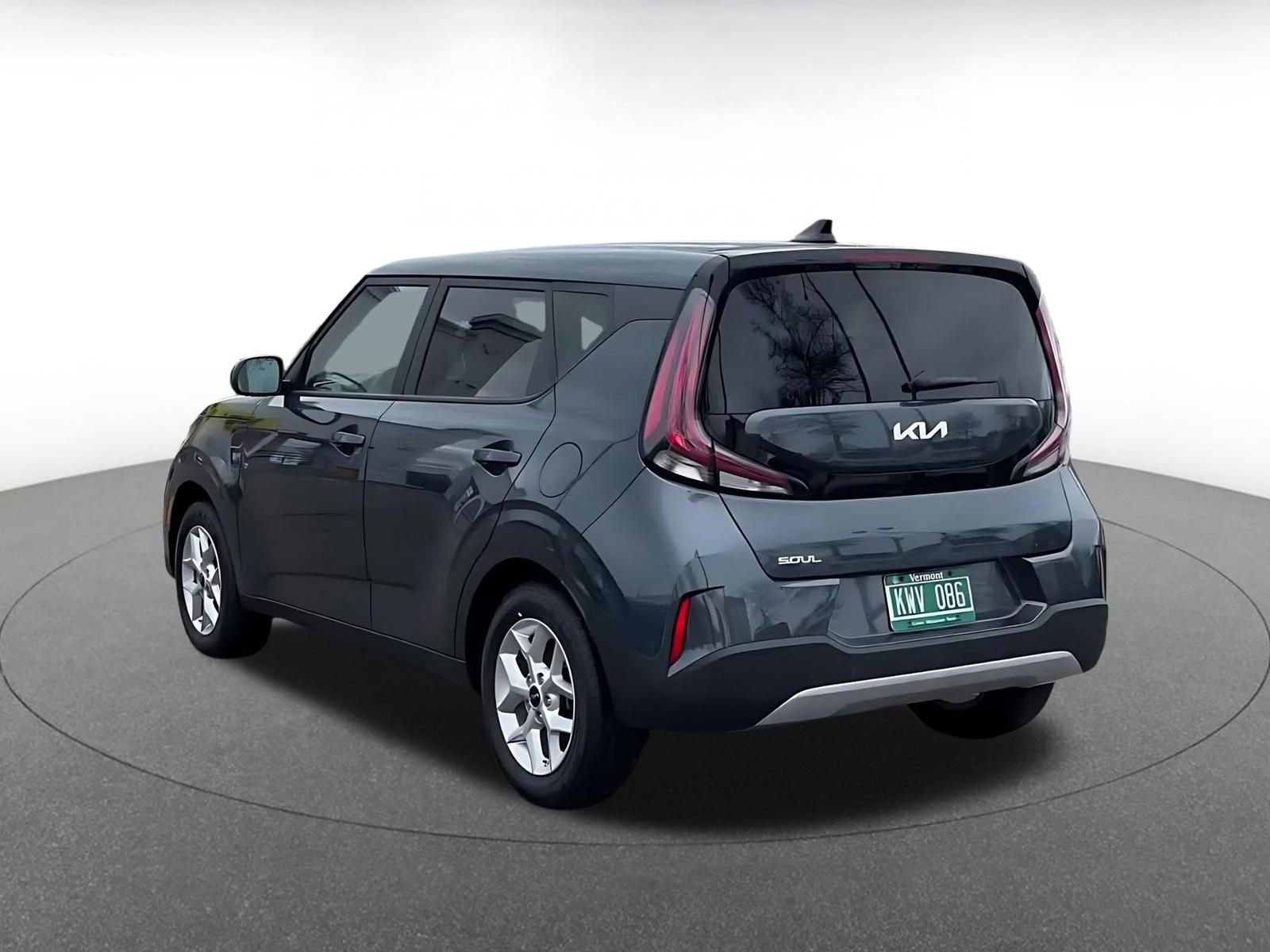 Used 2025 Kia Soul LX w/ LX Technology Package image 11