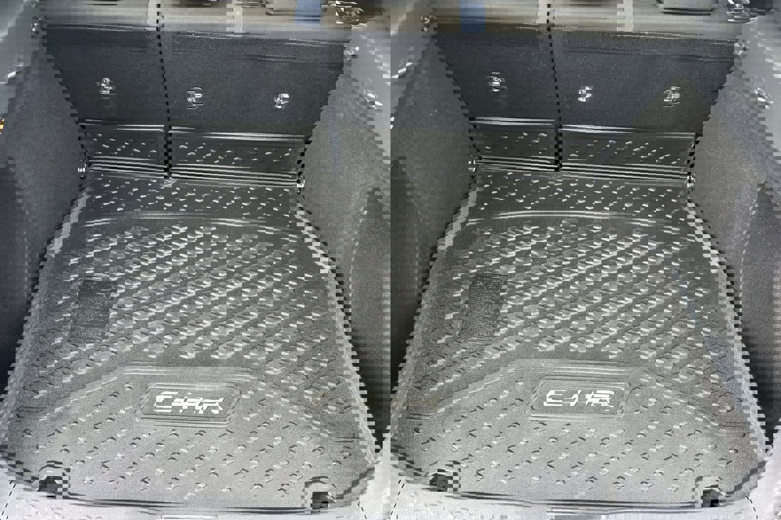 Used 2021 Toyota C-HR XLE FWD image 15