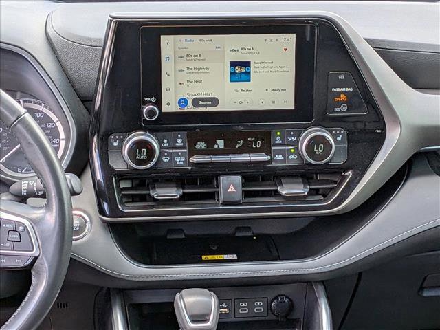 Used 2023 Toyota Highlander XLE FWD image 13