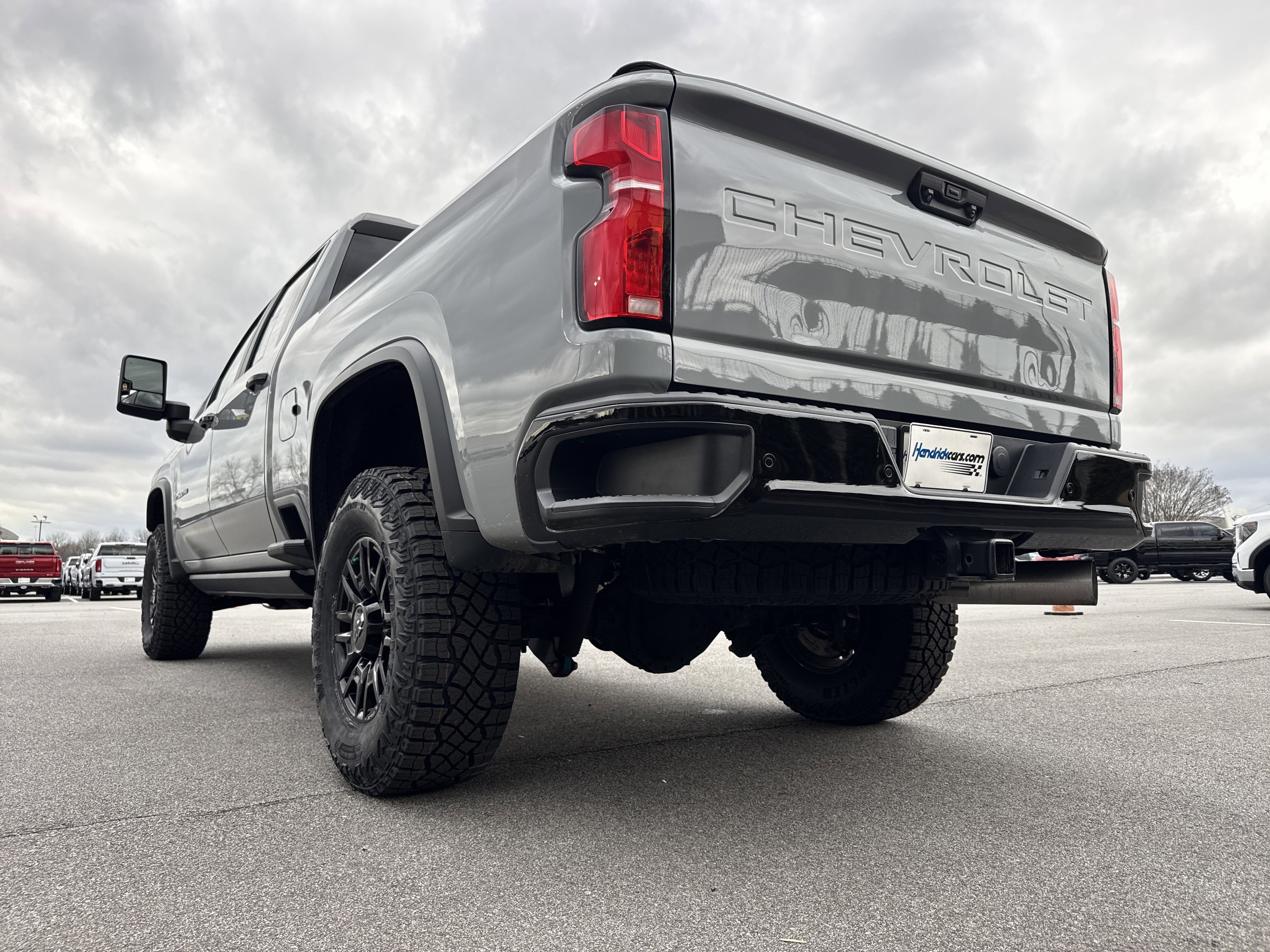 Used 2024 Chevrolet Silverado 2500 ZR2 w/ Technology Package image 8