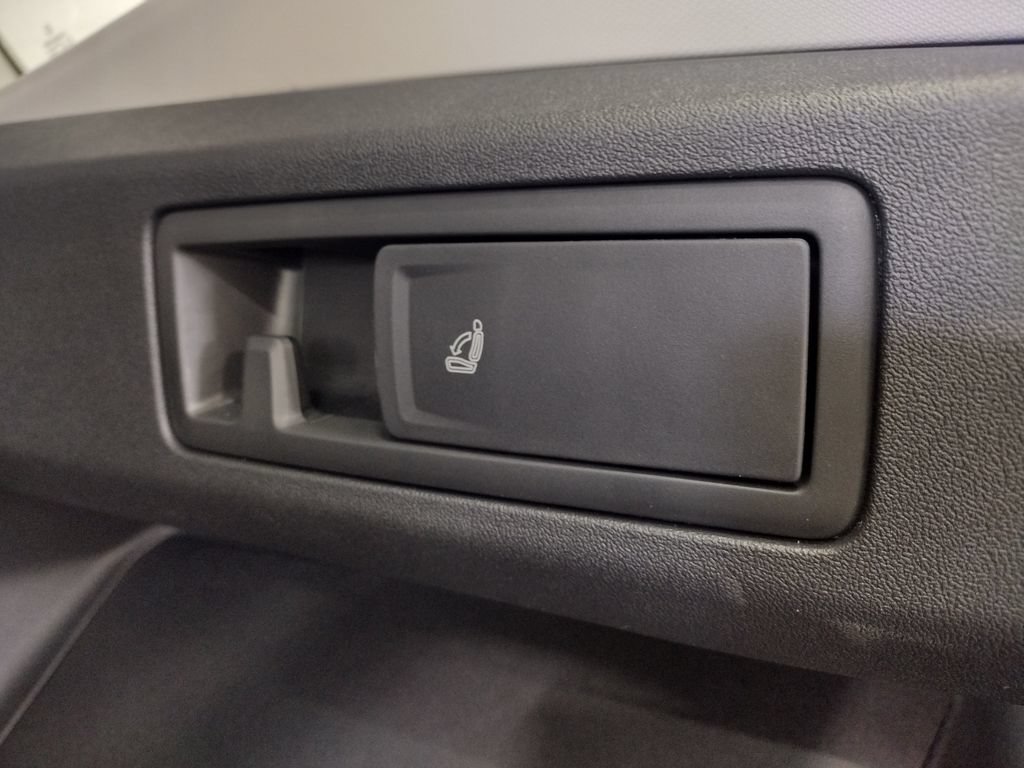 New 2026 Volkswagen Tiguan SE AWD/4WD image 17