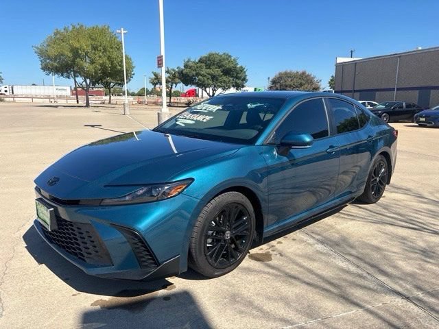 Used 2026 Toyota Camry SE w/ Convenience Package FWD image 1