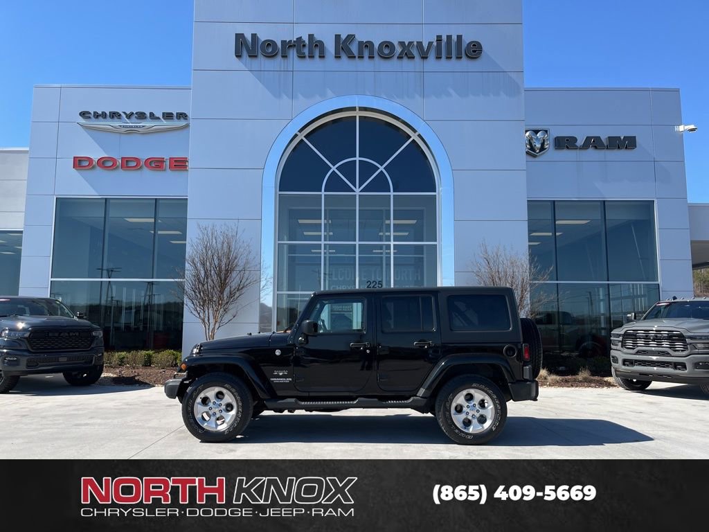 Used 2017 Jeep Wrangler Unlimited Sahara w/ Connectivity Group image 2