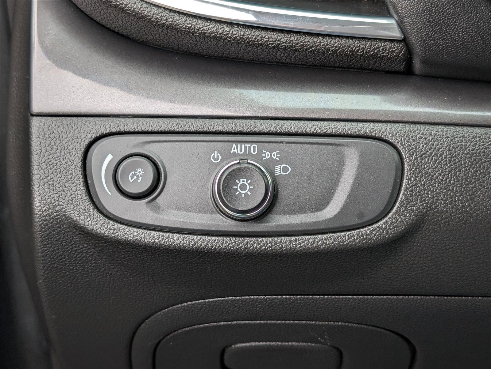 Used 2019 Buick Encore Preferred w/ Safety Package image 18