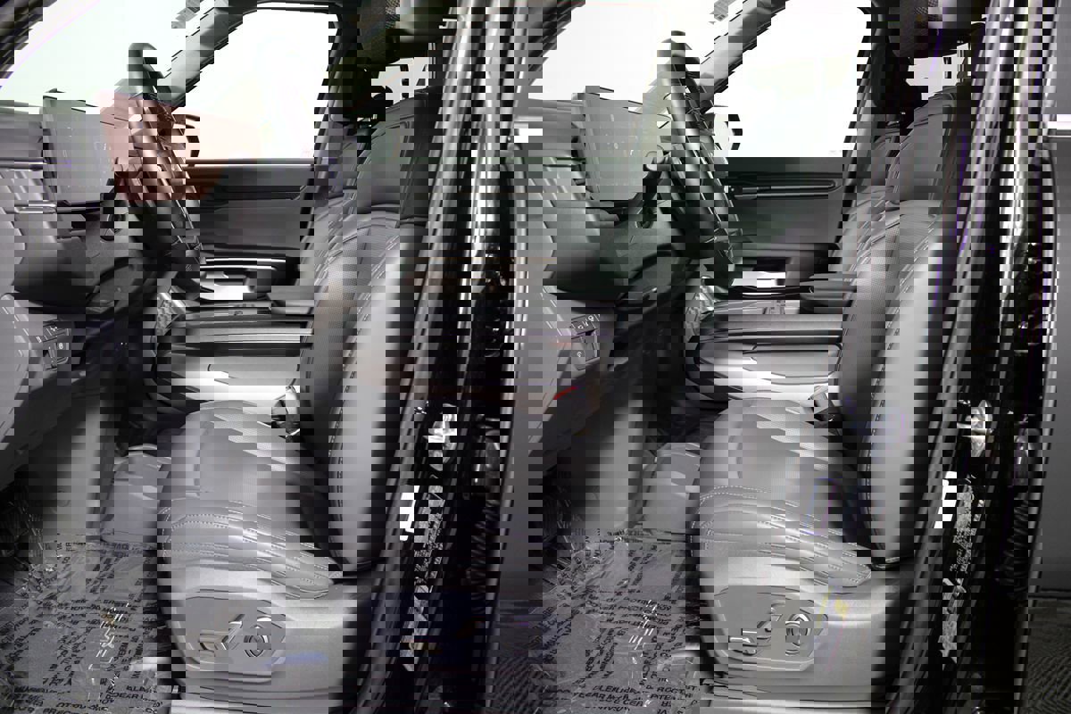 Used 2025 Kia EV9 Light Long Range image 8