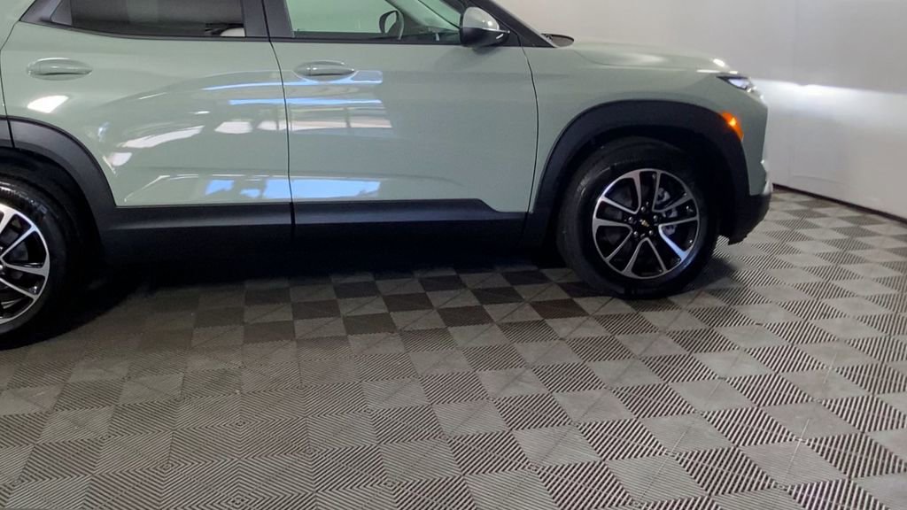 New 2026 Chevrolet TrailBlazer LT w/ Convenience Package image 2
