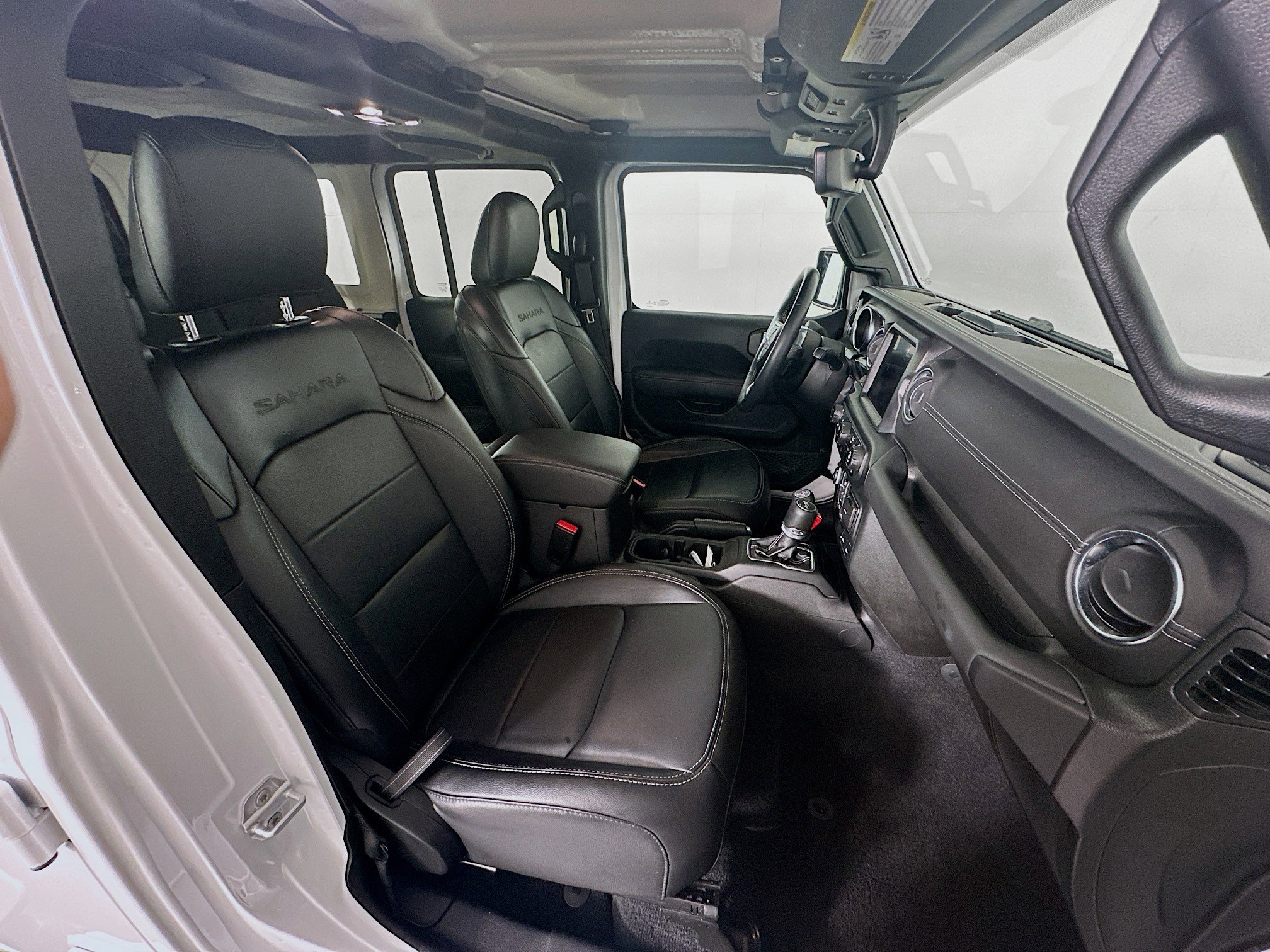 Used 2023 Jeep Wrangler Sahara w/ Cold Weather Group image 30