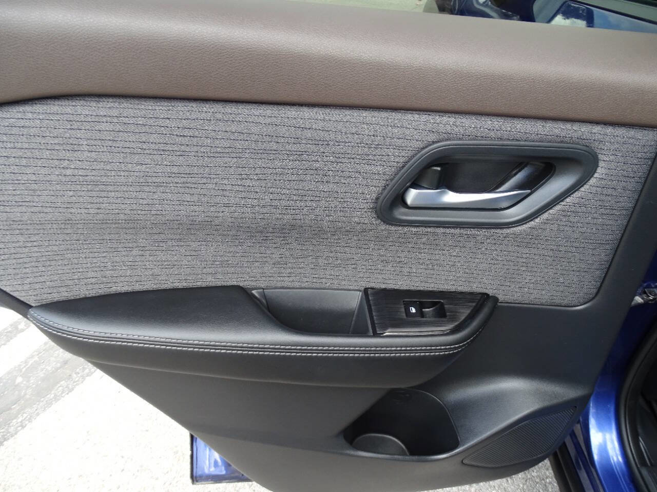 Used 2021 Nissan Rogue SV image 34