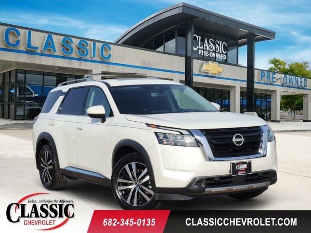 Used 2024 Nissan Pathfinder Platinum w/ Cargo Package 360° Tour