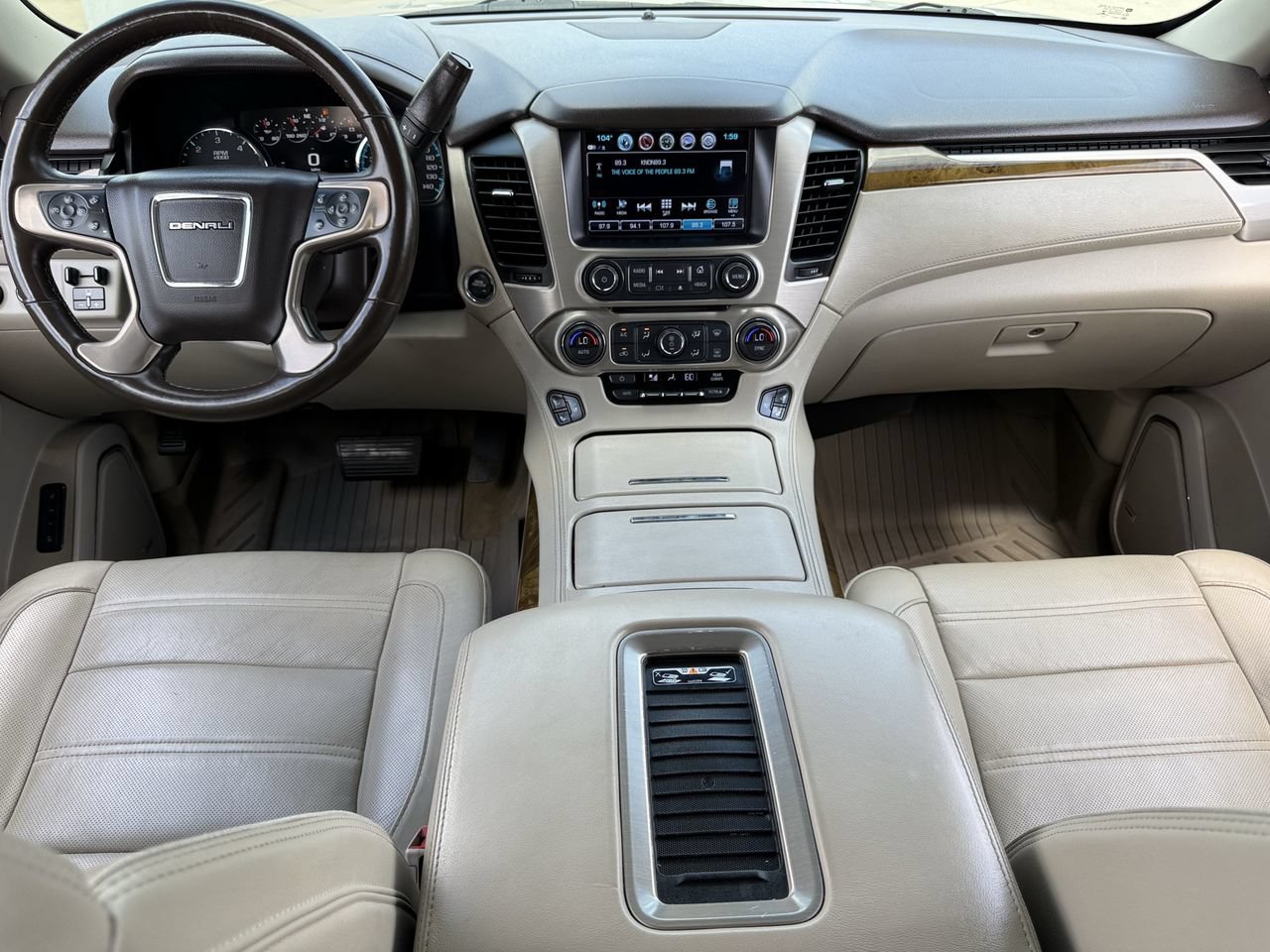 Used 2017 GMC Yukon Denali w/ Open Road Package AWD/4WD image 9