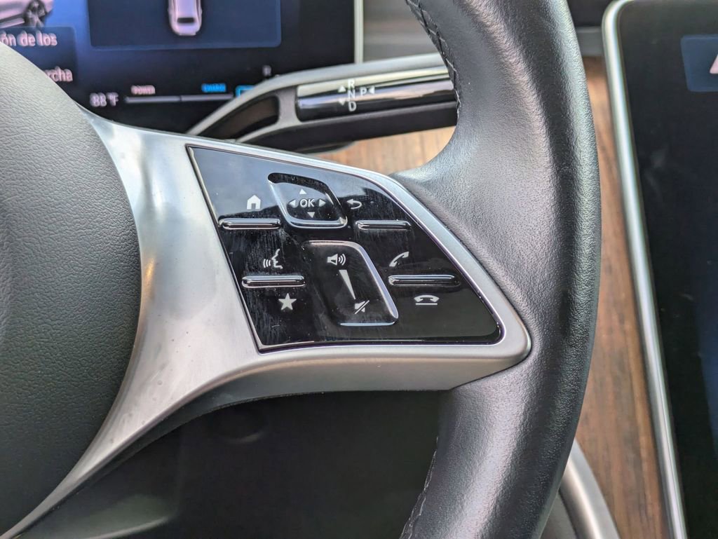 Used 2025 Mercedes-Benz C 300 4MATIC Sedan image 20