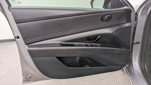 Used 2025 Hyundai Elantra Sport FWD image 13