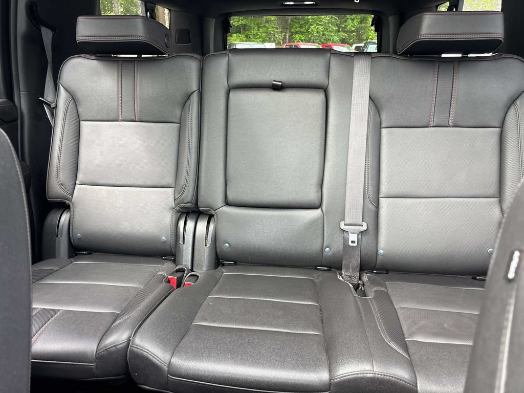 Used 2023 Chevrolet Suburban RST AWD/4WD image 10