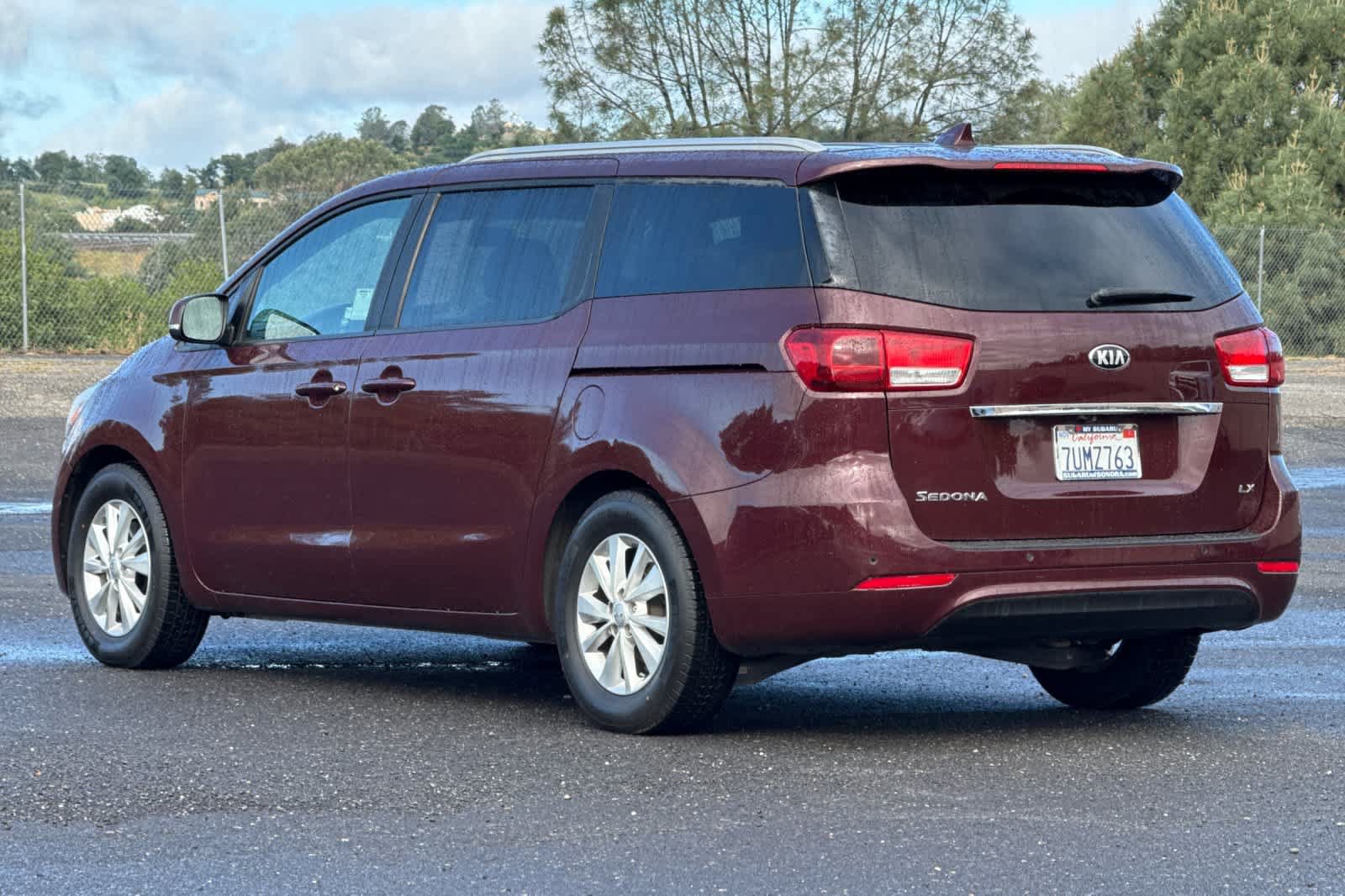 Used 2017 Kia Sedona LX w/ LX Essentials Premium Package FWD image 6