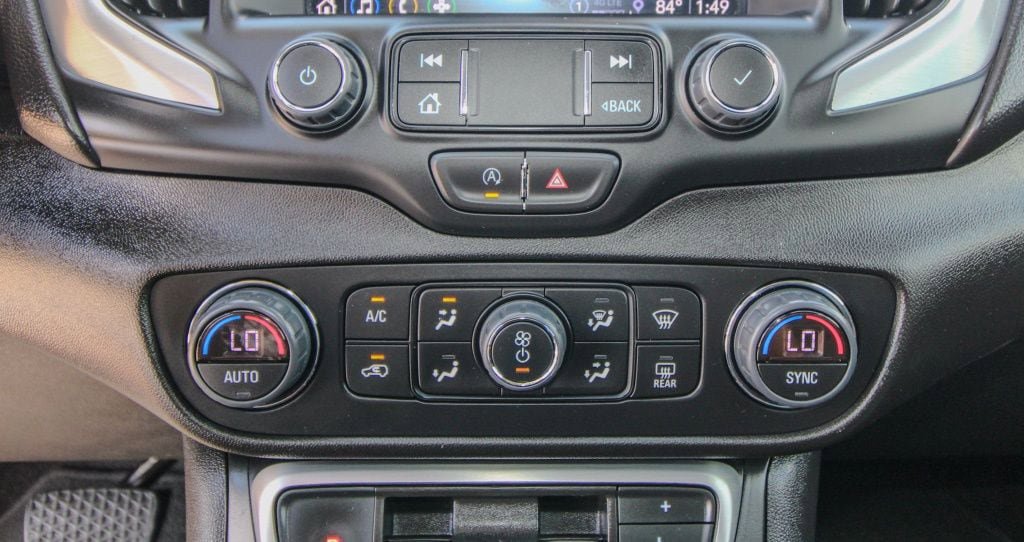 Used 2023 GMC Terrain SLT image 26
