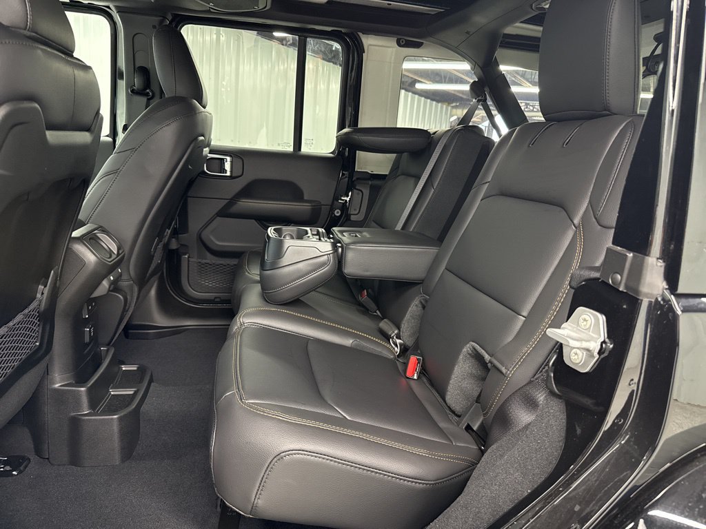 New 2026 Jeep Wrangler Unlimited Sahara AWD/4WD image 13