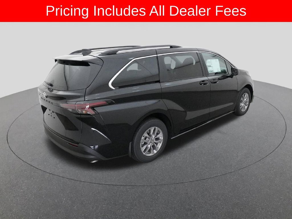 New 2026 Toyota Sienna LE FWD image 28