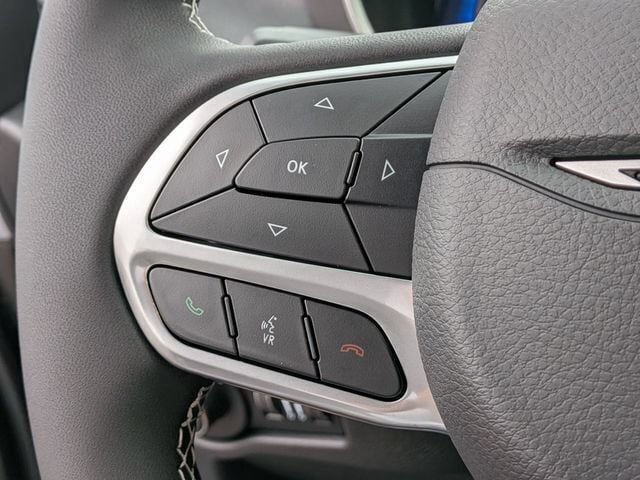 New 2027 Chrysler Pacifica Select FWD image 17