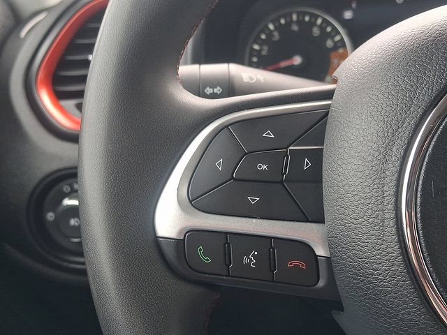 Used 2023 Jeep Renegade Trailhawk AWD/4WD image 21