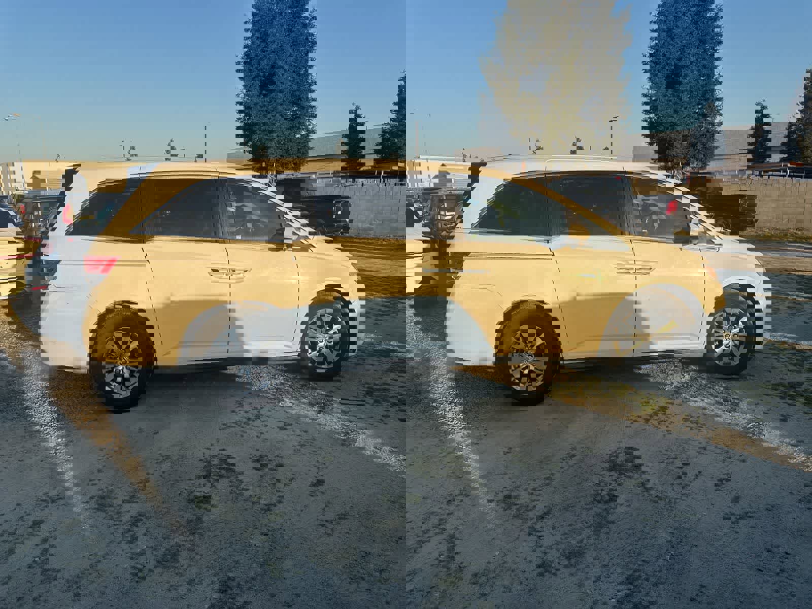 Used 2014 Honda Odyssey EX-L image 4