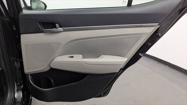Used 2017 Hyundai Elantra SE FWD image 19