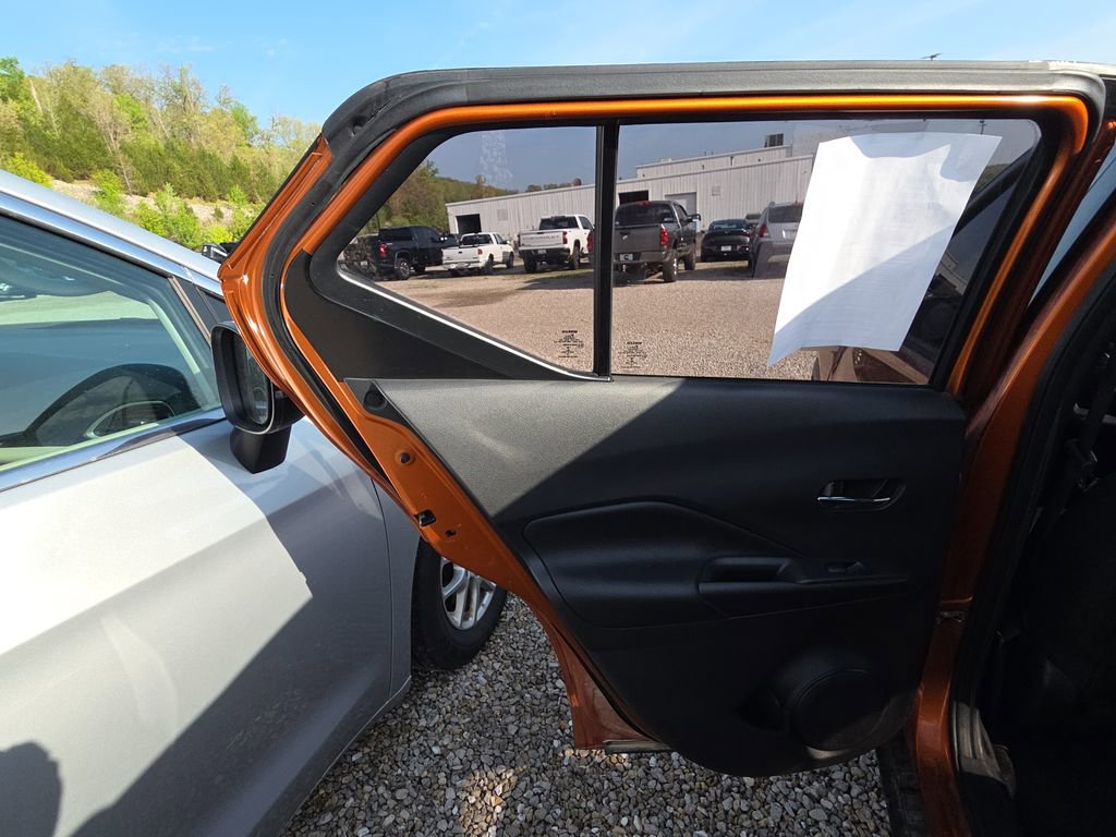 Used 2020 Nissan Kicks SR w/ SR Premium Package image 12