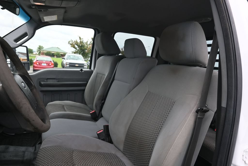 Used 2014 Ford F550 2WD Crew Cab Super Duty image 15