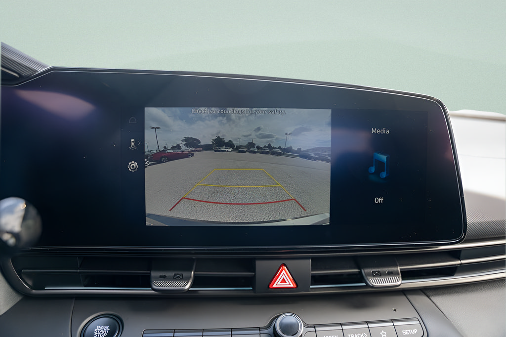 New 2025 Hyundai Elantra SEL FWD image 31