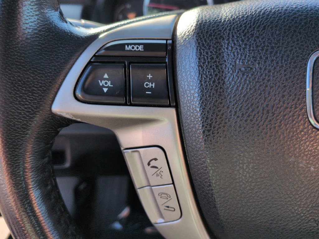Used 2011 Honda Accord EX-L image 17