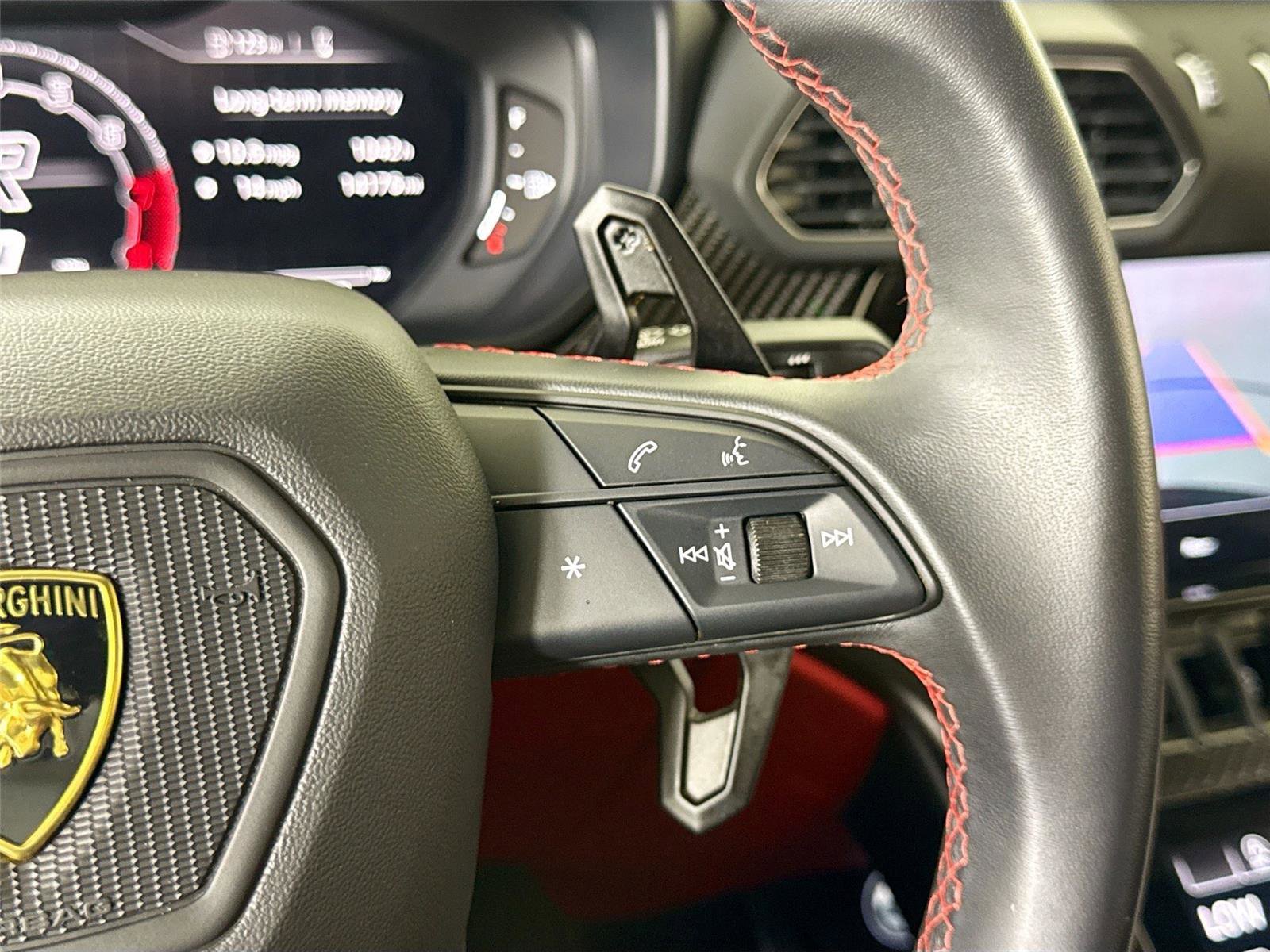 Used 2023 Lamborghini Urus S image 23