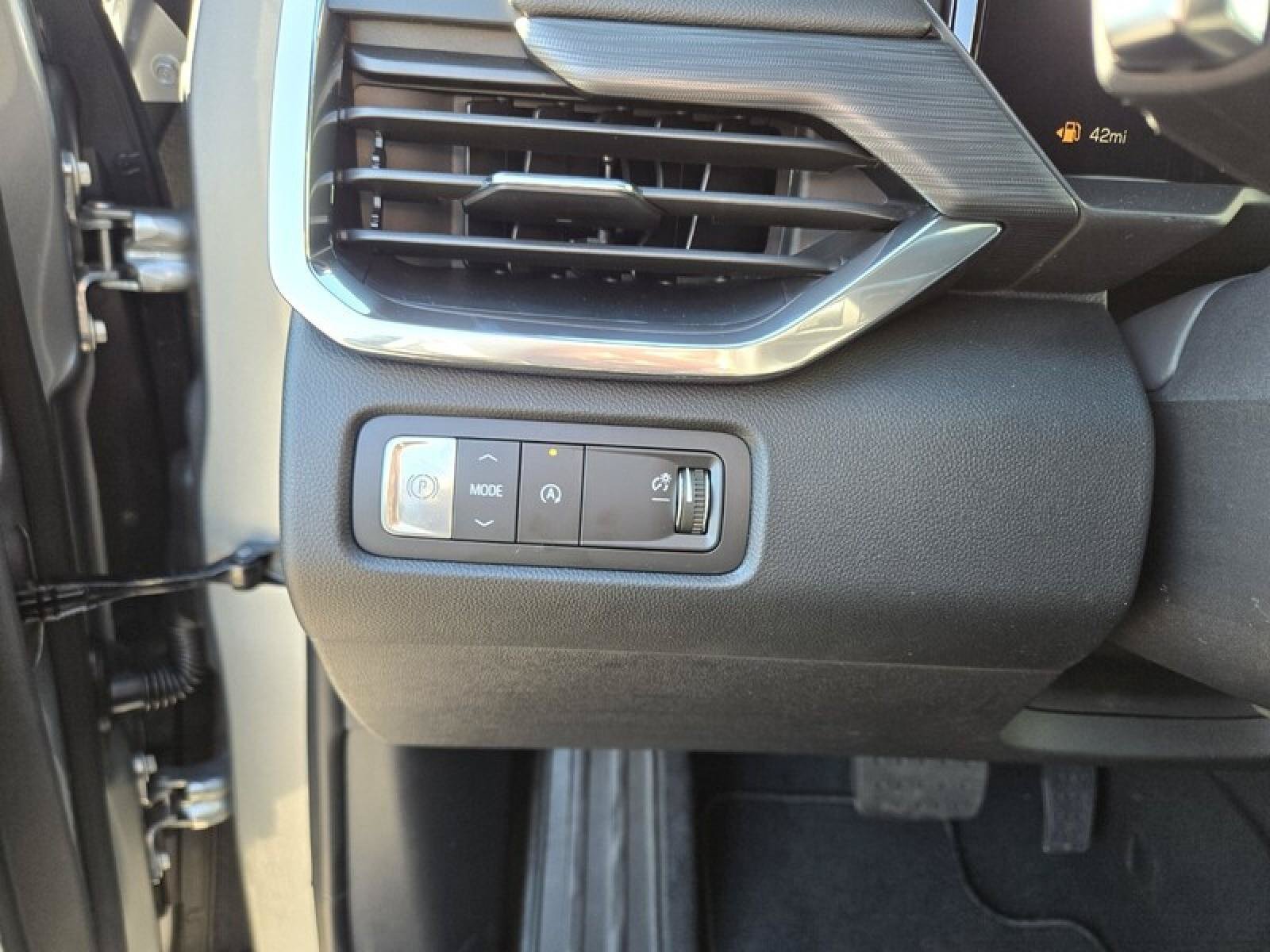 New 2026 GMC Acadia Elevation w/ Elevation Premium Package FWD image 14