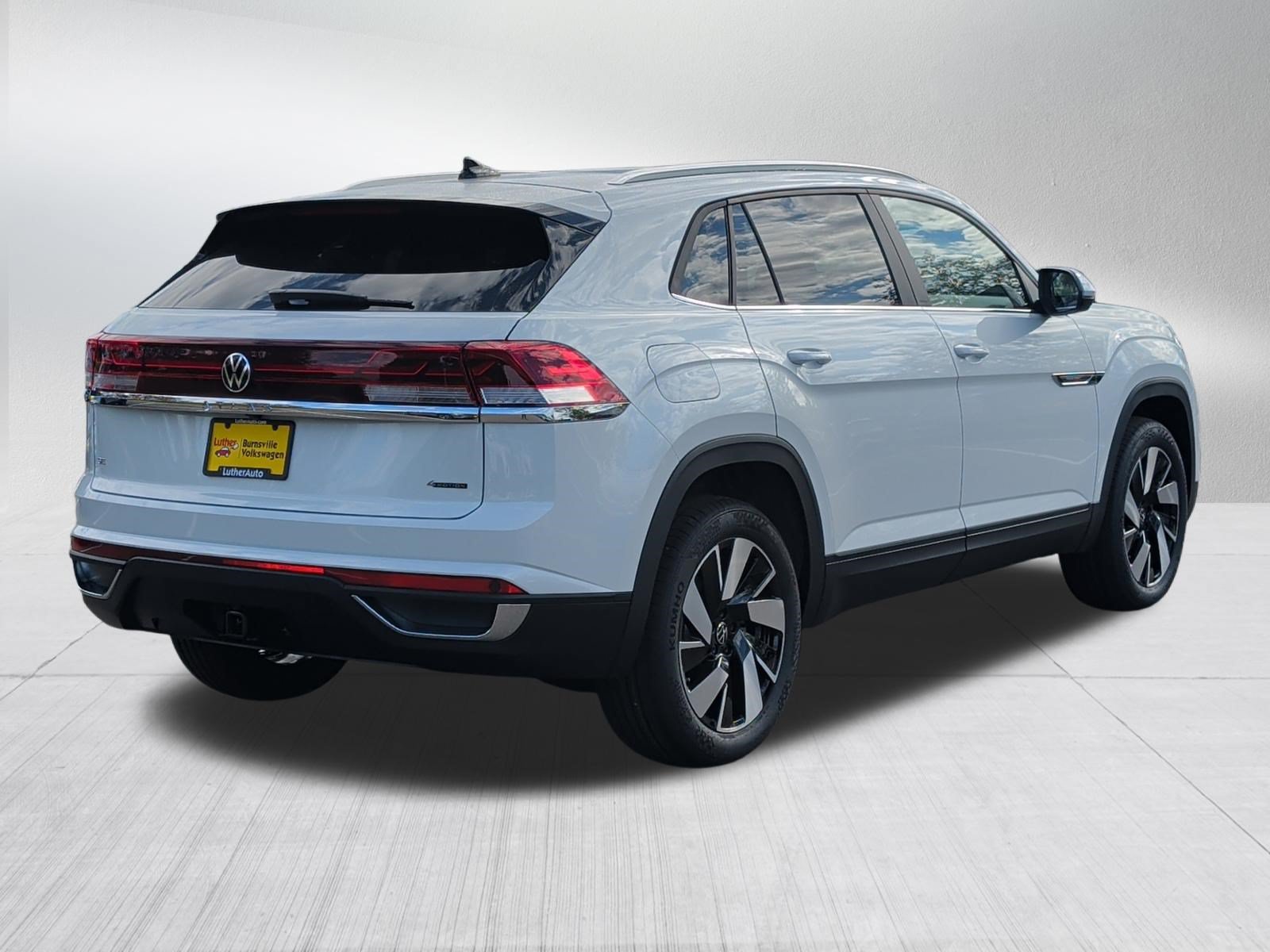 New 2026 Volkswagen Atlas Cross Sport SE AWD/4WD image 4