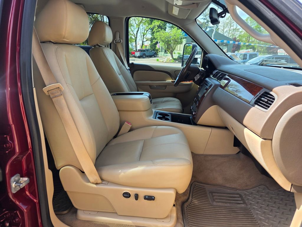 Used 2014 Chevrolet Silverado 2500 LTZ w/ LTZ Plus Package image 23