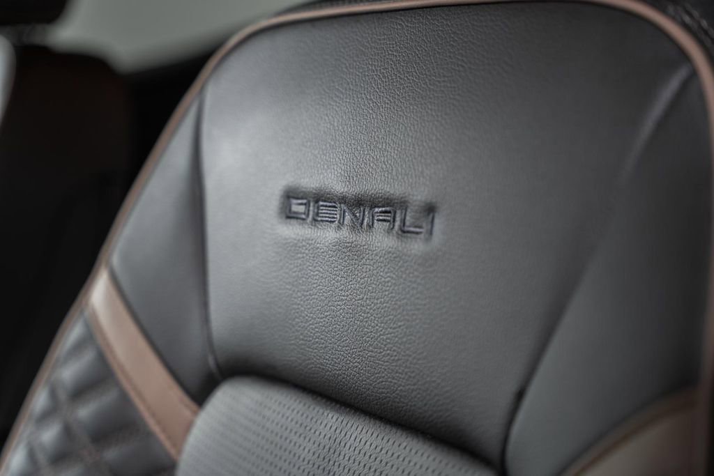 Used 2026 GMC Canyon Denali image 37