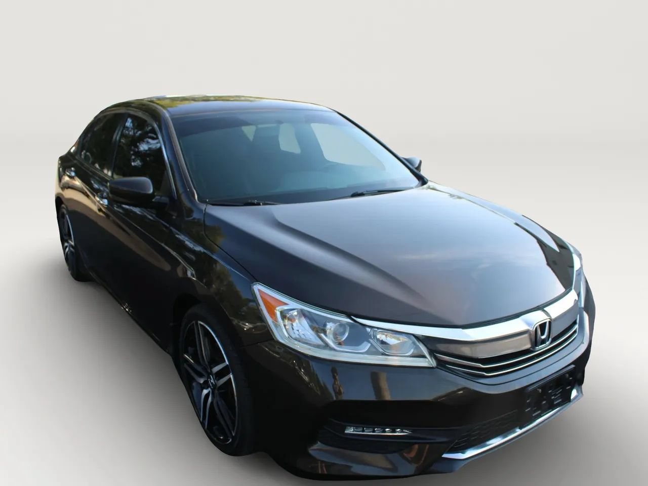 Used 2016 Honda Accord Sport image 12